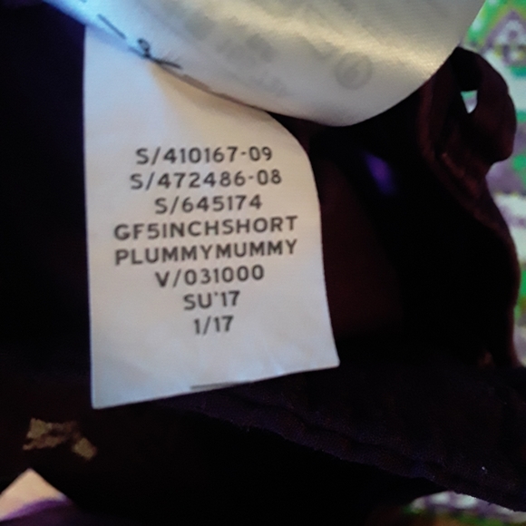 Khakis by GAP Girlfriend 5 Inch Cargo Type Shorts - Picture 13 of 14